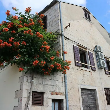 Cunka House Ferienhaus *
